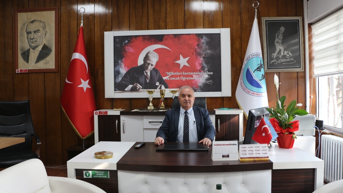 Hasan ÜSEL - MÜDÜR
